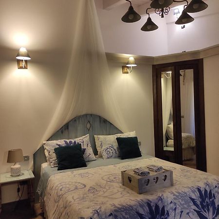 מרקטו סן סברינו Caledonia B&B מראה חיצוני תמונה