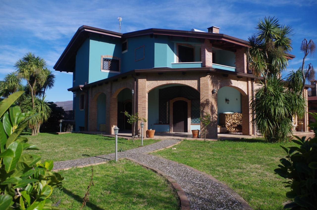 מרקטו סן סברינו Caledonia B&B מראה חיצוני תמונה