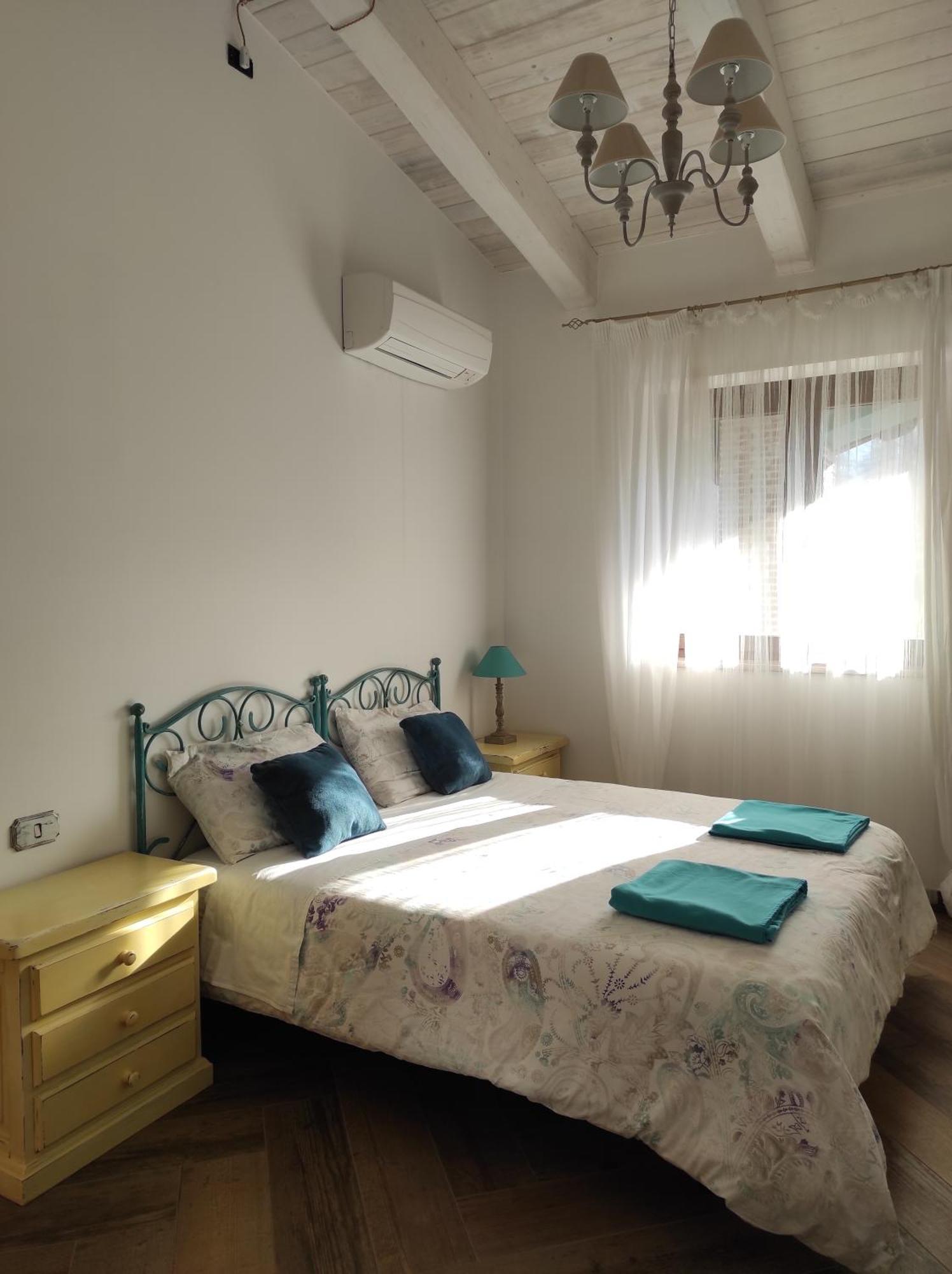 מרקטו סן סברינו Caledonia B&B מראה חיצוני תמונה