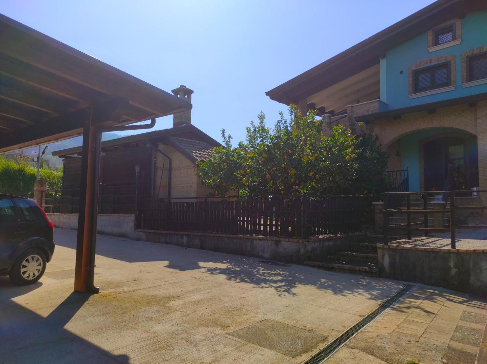 מרקטו סן סברינו Caledonia B&B מראה חיצוני תמונה