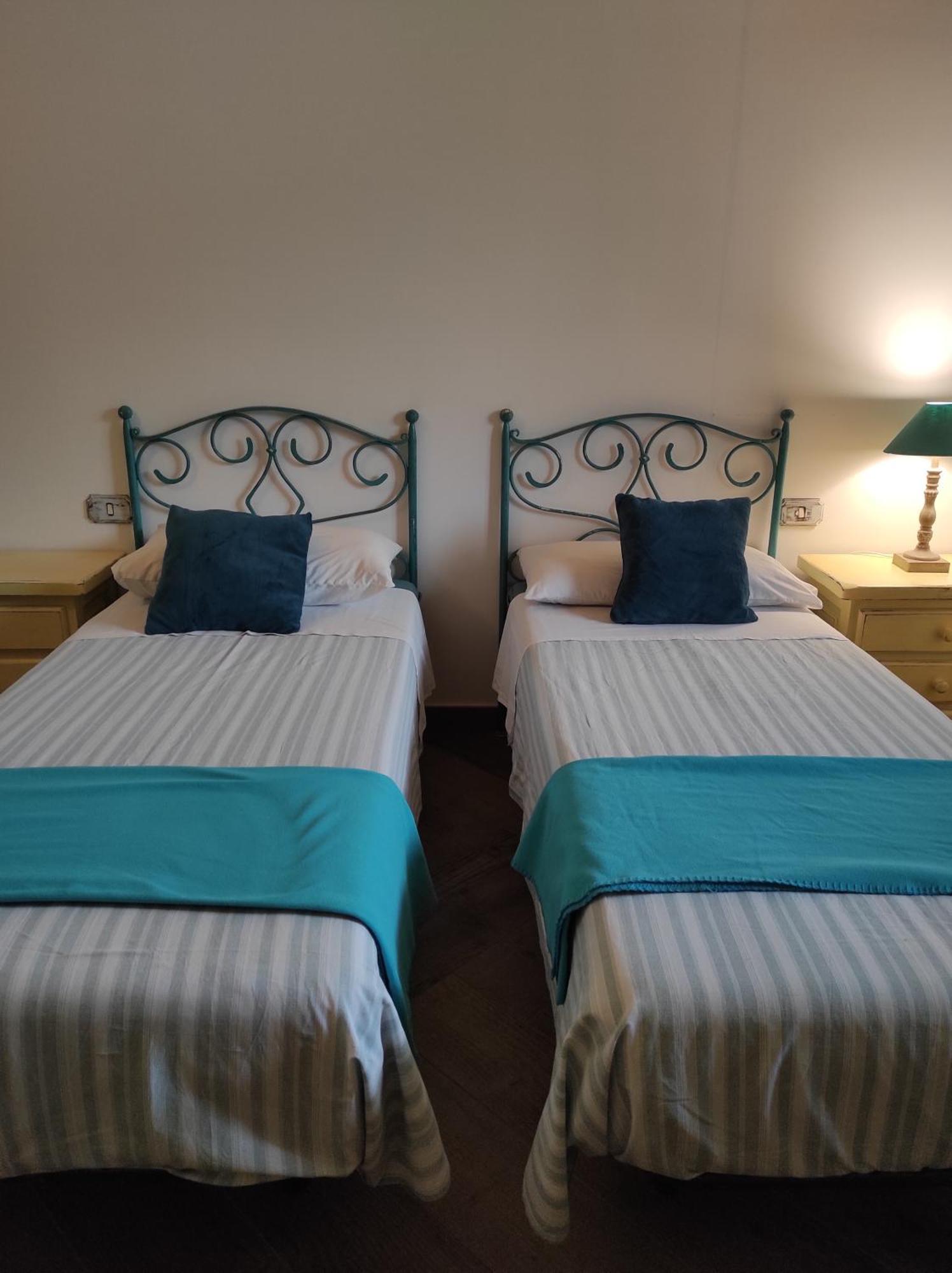 מרקטו סן סברינו Caledonia B&B מראה חיצוני תמונה