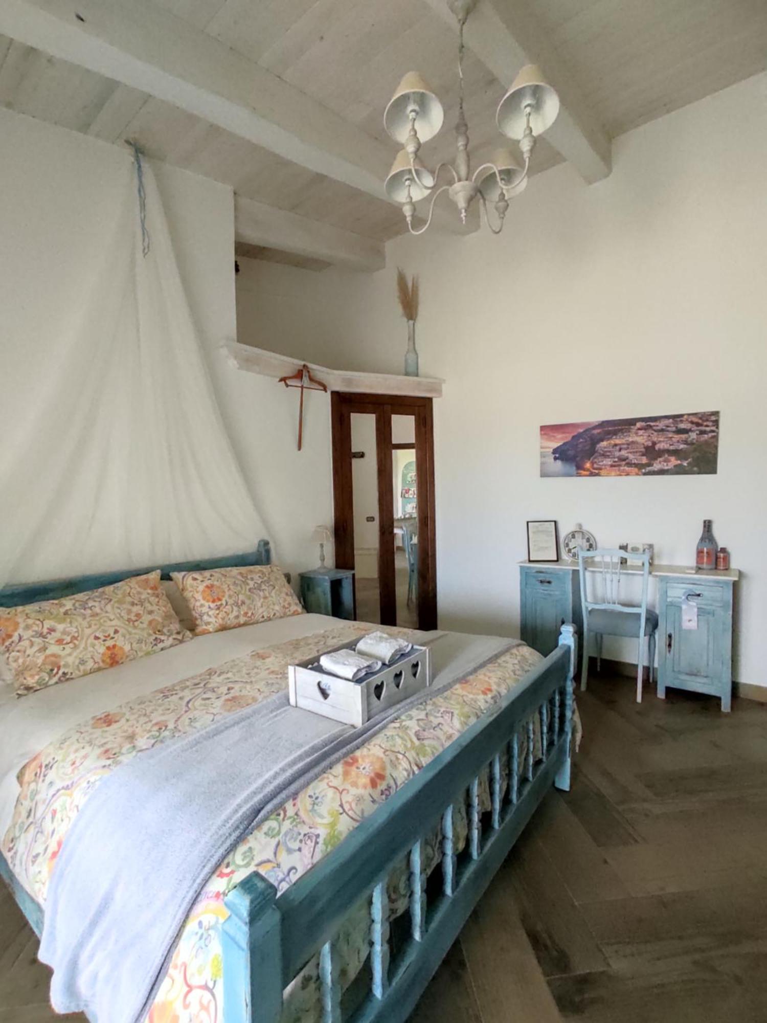 מרקטו סן סברינו Caledonia B&B מראה חיצוני תמונה