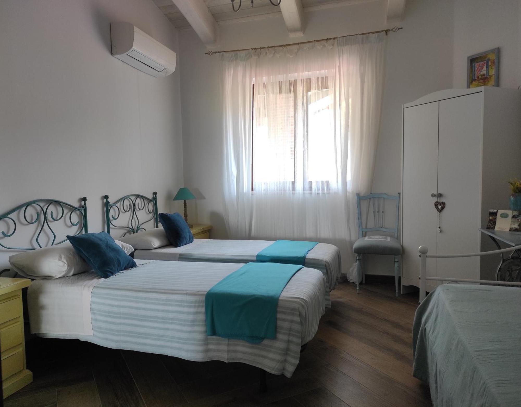 מרקטו סן סברינו Caledonia B&B מראה חיצוני תמונה
